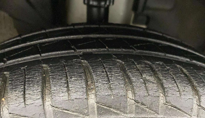 2021 Renault Kwid RXL, Petrol, Manual, 34,145 km, Right Front Tyre Tread