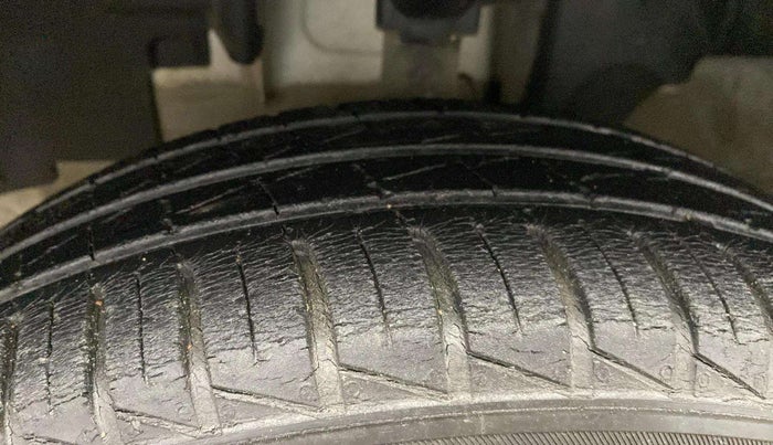 2021 Renault Kwid RXL, Petrol, Manual, 34,145 km, Left Front Tyre Tread