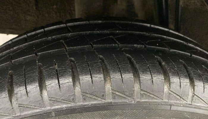 2021 Renault Kwid RXL, Petrol, Manual, 34,145 km, Right Rear Tyre Tread