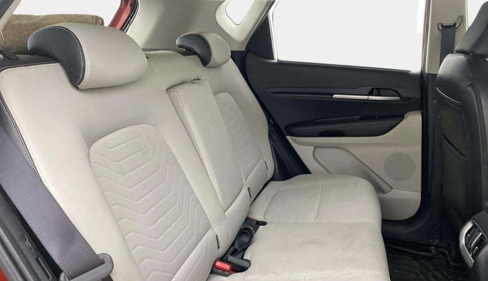 2021 KIA SONET HTX 1.5 AT, Diesel, Automatic, 18,801 km, Right Side Rear Door Cabin