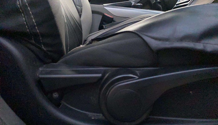 2018 Tata NEXON XZ PLUS DIESEL, Diesel, Manual, 59,205 km, Driver Side Adjustment Panel