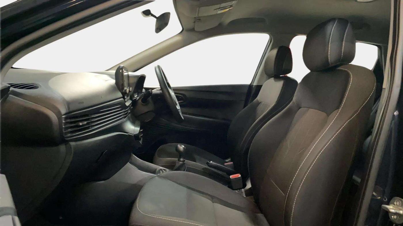 2023 Hyundai NEW I20 SPORTZ 1.2 MT, Petrol, Manual, 15,807 km, Right Side Front Door Cabin