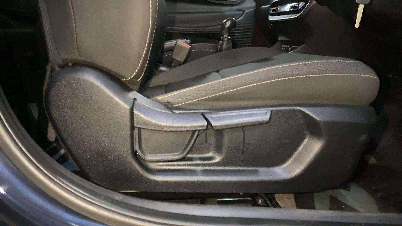 2023 Hyundai NEW I20 SPORTZ 1.2 MT, Petrol, Manual, 15,807 km, Driver Side Adjustment Panel
