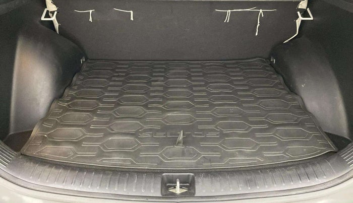 2022 KIA SELTOS HTK PLUS 1.5 DIESEL IMT, Diesel, Manual, 54,249 km, Boot Inside