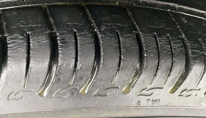 2022 Maruti S PRESSO VXI (O) AMT, Petrol, Automatic, 27,815 km, Right Front Tyre Tread