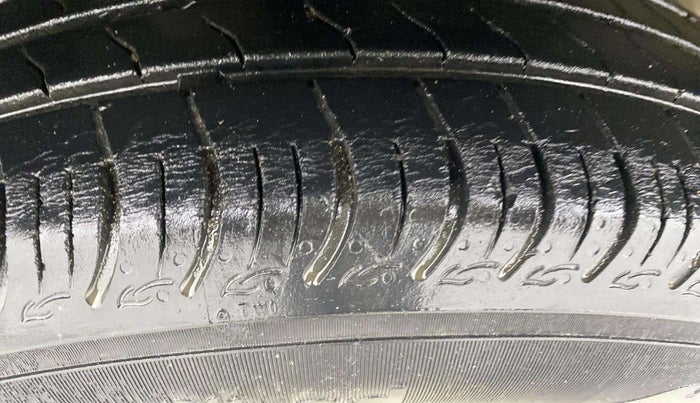2022 Maruti S PRESSO VXI (O) AMT, Petrol, Automatic, 27,815 km, Left Front Tyre Tread