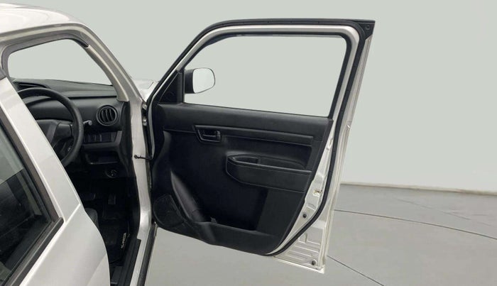 2022 Maruti S PRESSO VXI (O) AMT, Petrol, Automatic, 27,815 km, RHS Front Door