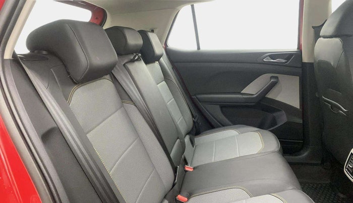 2021 Skoda KUSHAQ STYLE 1.0L TSI MT, Petrol, Manual, 26,008 km, Right Side Rear Door Cabin