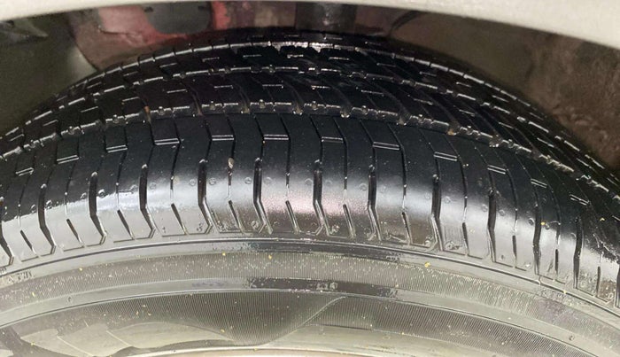2016 Hyundai Creta SX PLUS 1.6 PETROL, Petrol, Manual, 39,821 km, Left Front Tyre Tread