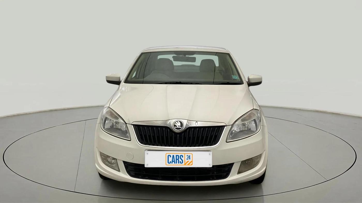 2014 Skoda Rapid AMBITION 1.6 MPI MT PLUS, Petrol, Manual, 69,765 km, Front