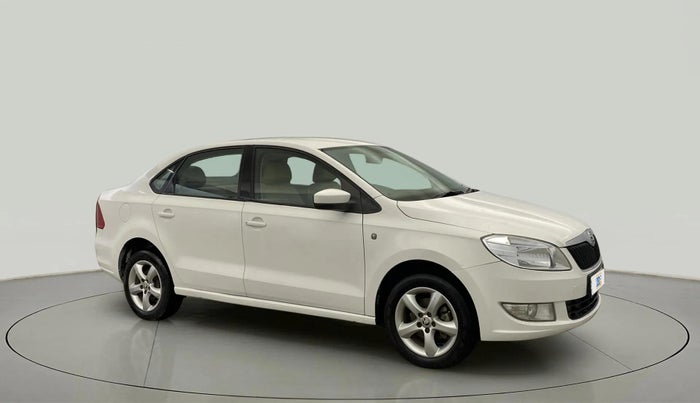 2014 Skoda Rapid AMBITION 1.6 MPI MT PLUS, Petrol, Manual, 69,765 km, Right Front Diagonal