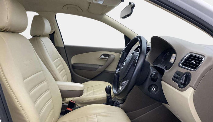 2014 Skoda Rapid AMBITION 1.6 MPI MT PLUS, Petrol, Manual, 69,765 km, Right Side Front Door Cabin