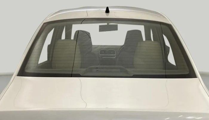 2014 Skoda Rapid AMBITION 1.6 MPI MT PLUS, Petrol, Manual, 69,765 km, Rear Windshield