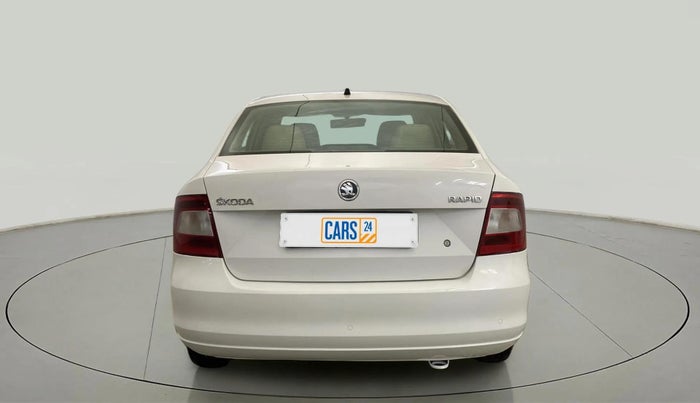 2014 Skoda Rapid AMBITION 1.6 MPI MT PLUS, Petrol, Manual, 69,765 km, Back/Rear