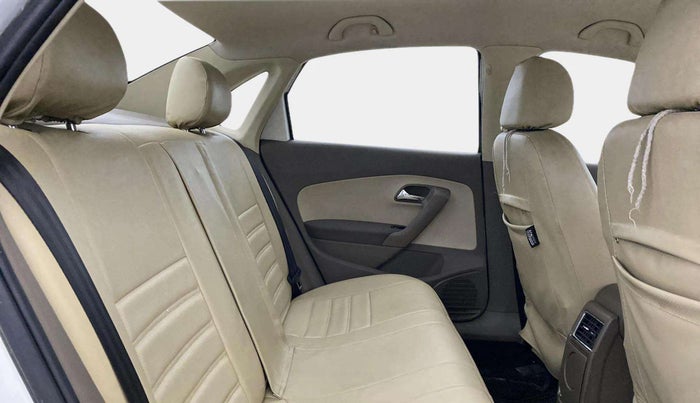 2014 Skoda Rapid AMBITION 1.6 MPI MT PLUS, Petrol, Manual, 69,765 km, Right Side Rear Door Cabin