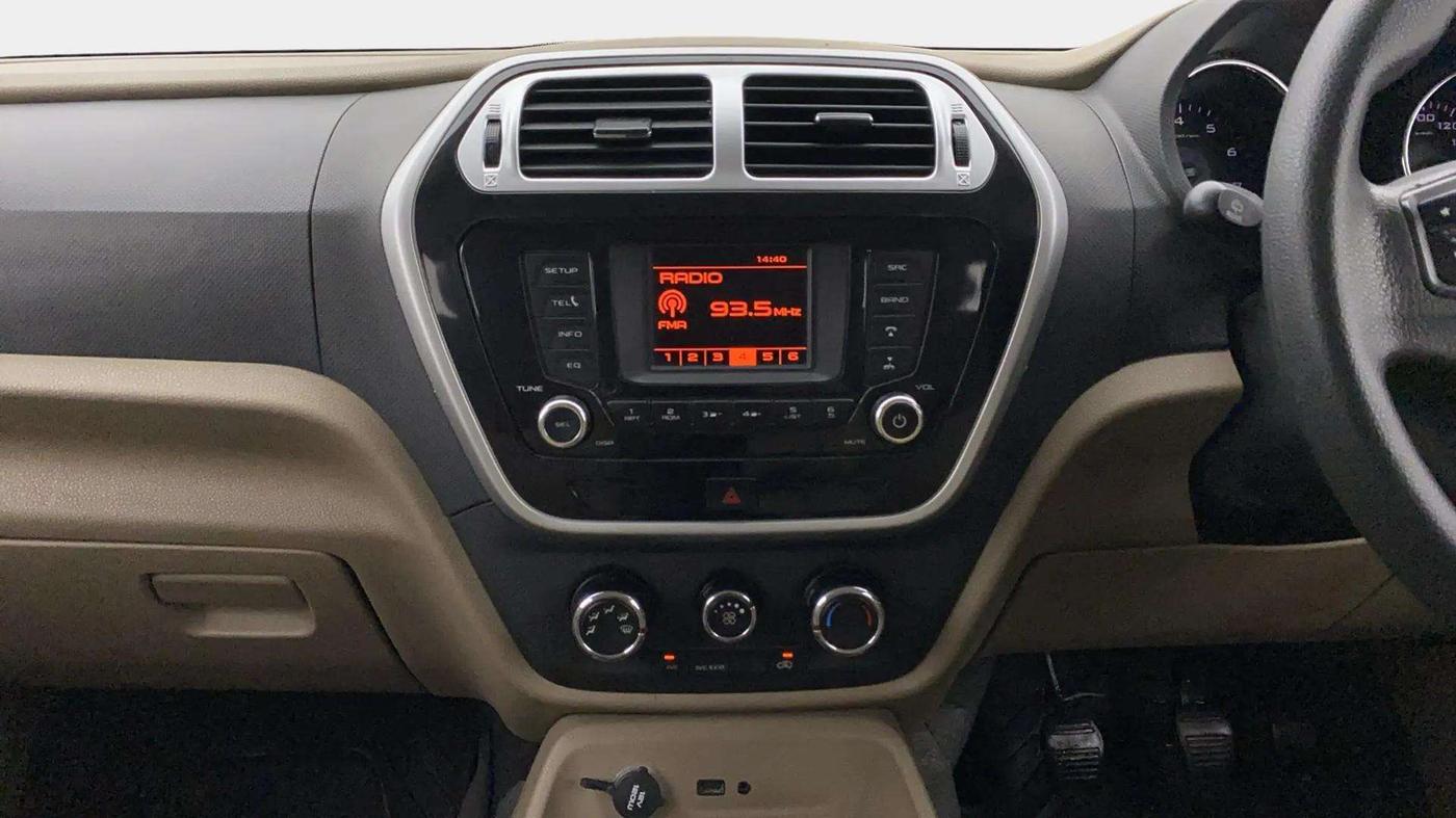 2017 Mahindra TUV300 T8, Diesel, Manual, 59,835 km, Air Conditioner