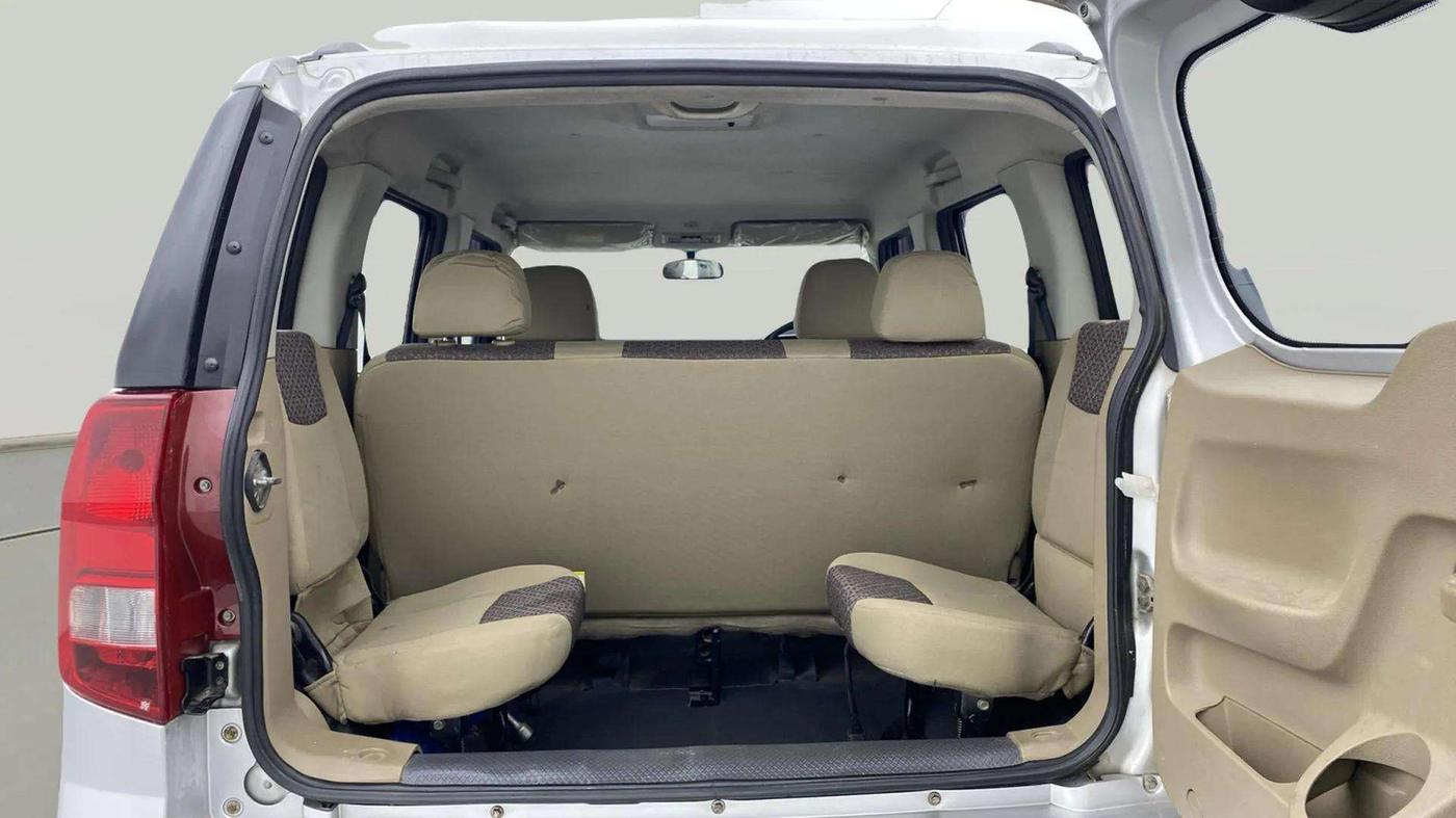 2017 Mahindra TUV300 T8, Diesel, Manual, 59,835 km, Boot Inside