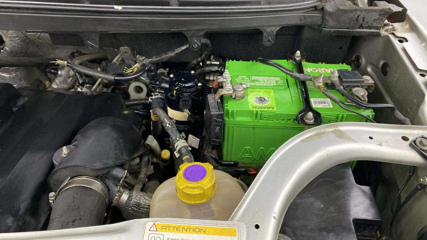 2017 Mahindra TUV300 T8, Diesel, Manual, 59,835 km, Engine View - Left