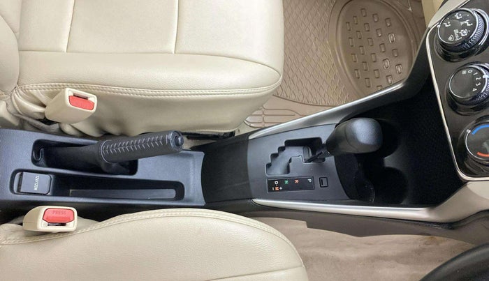 2021 Toyota YARIS J CVT, Petrol, Automatic, 87,857 km, Gear Lever