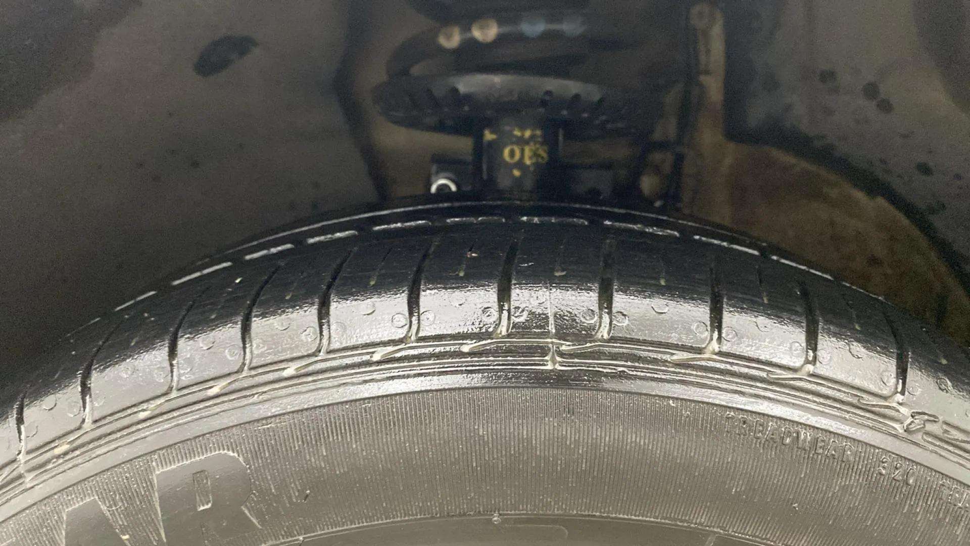 LHS-Front-Tyre-Tread-20