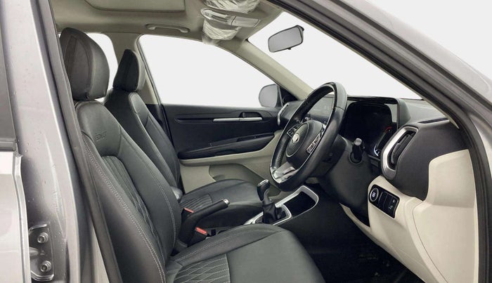 2020 KIA SONET HTX 1.5, Diesel, Manual, 1,12,576 km, Right Side Front Door Cabin