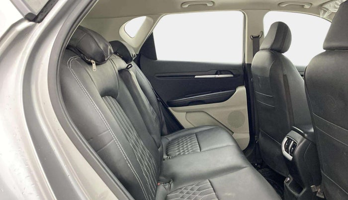 2020 KIA SONET HTX 1.5, Diesel, Manual, 1,12,576 km, Right Side Rear Door Cabin