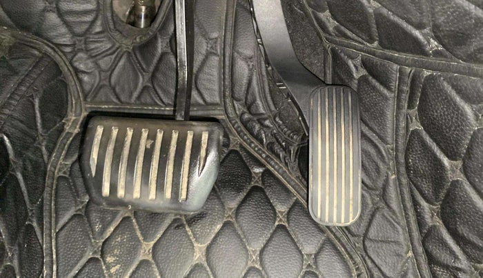 2022 Tata Safari XZA PLUS KAZIRANGA, Diesel, Automatic, 45,287 km, Pedals