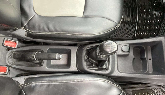 2016 Renault Kwid RXT 0.8, CNG, Manual, 46,969 km, Gear Lever