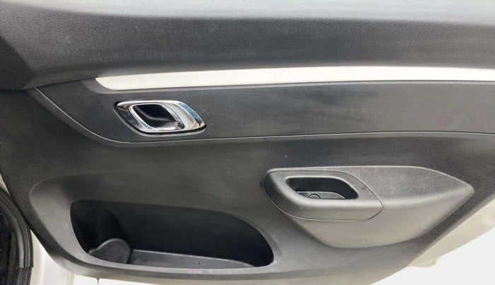 2022 Renault Kwid CLIMBER 1.0 AMT, Petrol, Automatic, 14,214 km, Driver Side Door Panels Control