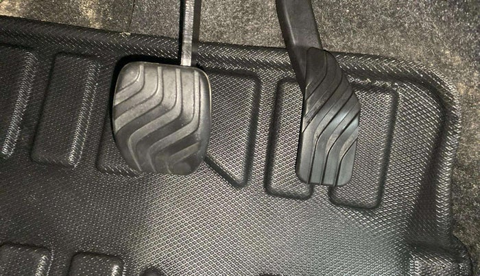 2022 Renault Kwid CLIMBER 1.0 AMT, Petrol, Automatic, 14,214 km, Pedals