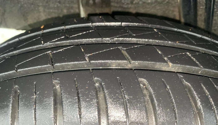 2022 Renault Kwid CLIMBER 1.0 AMT, Petrol, Automatic, 14,214 km, Right Rear Tyre Tread