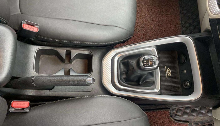 2021 KIA SONET HTX 1.0 IMT, Petrol, Manual, 30,370 km, Gear Lever