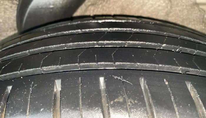 2014 Hyundai Elite i20 MAGNA 1.2, Petrol, Manual, 76,348 km, Left Rear Tyre Tread