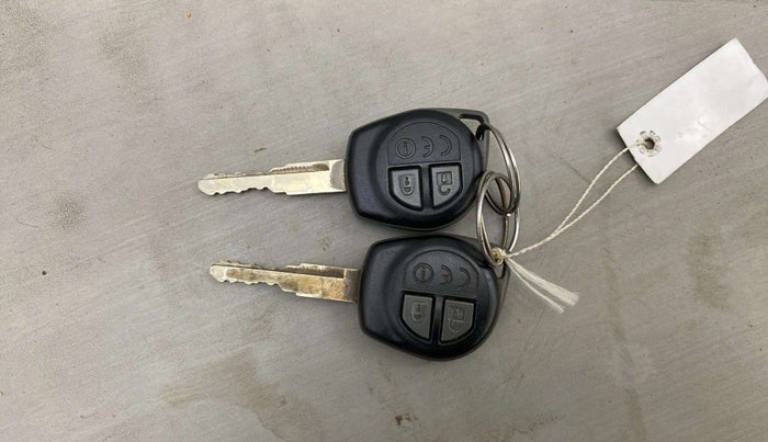 2018 Maruti Dzire VXI AMT, Petrol, Automatic, 74,223 km, Key Close Up