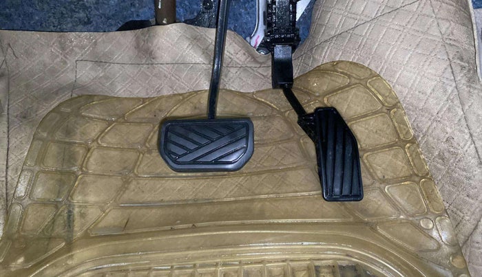 2018 Maruti Dzire VXI AMT, Petrol, Automatic, 74,223 km, Pedals