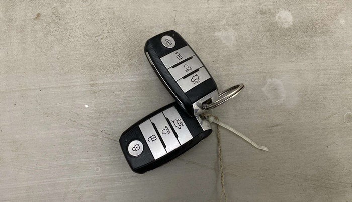 2023 KIA CARENS PRESTIGE PLUS 1.5 DIESEL 7 STR, Diesel, Manual, 48,553 km, Key Close Up