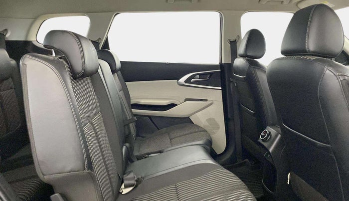 2023 KIA CARENS PRESTIGE PLUS 1.5 DIESEL 7 STR, Diesel, Manual, 48,553 km, Right Side Rear Door Cabin