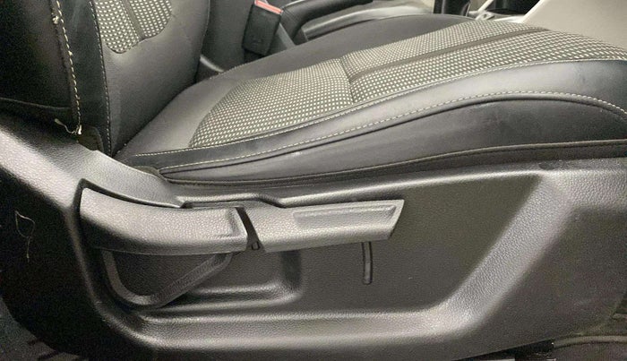 2023 KIA CARENS PRESTIGE PLUS 1.5 DIESEL 7 STR, Diesel, Manual, 48,553 km, Driver Side Adjustment Panel