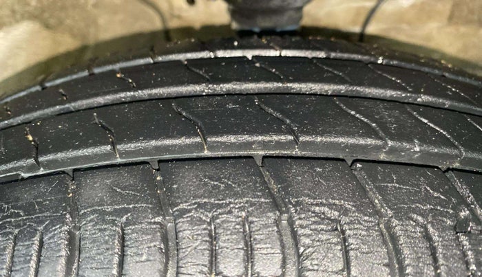 2020 Maruti S PRESSO VXI AMT, Petrol, Automatic, 17,079 km, Right Front Tyre Tread