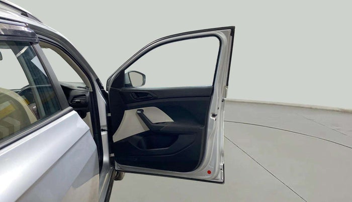 2023 Volkswagen TAIGUN COMFORTLINE 1.0 TSI MT, Petrol, Manual, 15,450 km, RHS Front Door