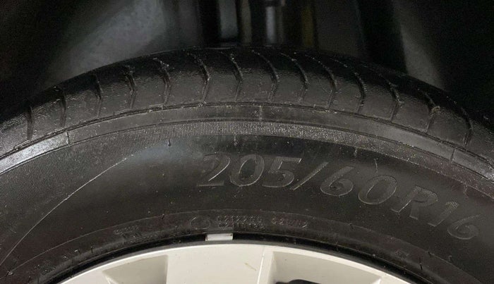 2023 Volkswagen TAIGUN COMFORTLINE 1.0 TSI MT, Petrol, Manual, 15,450 km, Left Rear Tyre Tread