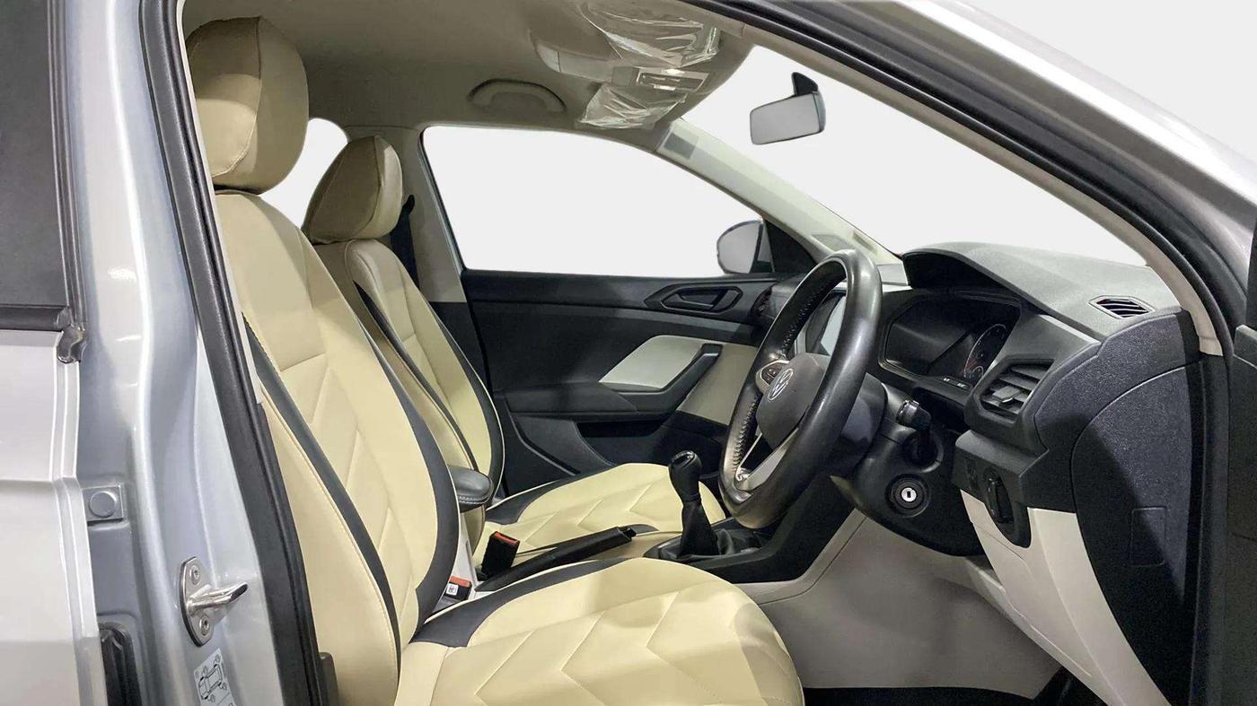 2023 Volkswagen TAIGUN COMFORTLINE 1.0 TSI MT, Petrol, Manual, 15,450 km, Right Side Front Door Cabin