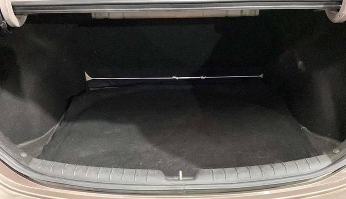 2019 Hyundai Verna 1.6 VTVT SX + AT, Petrol, Automatic, 58,277 km, Boot Inside