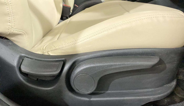 2019 Hyundai Verna 1.6 VTVT SX + AT, Petrol, Automatic, 58,277 km, Driver Side Adjustment Panel