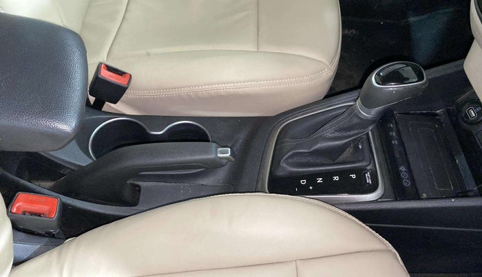 2019 Hyundai Verna 1.6 VTVT SX + AT, Petrol, Automatic, 58,277 km, Gear Lever
