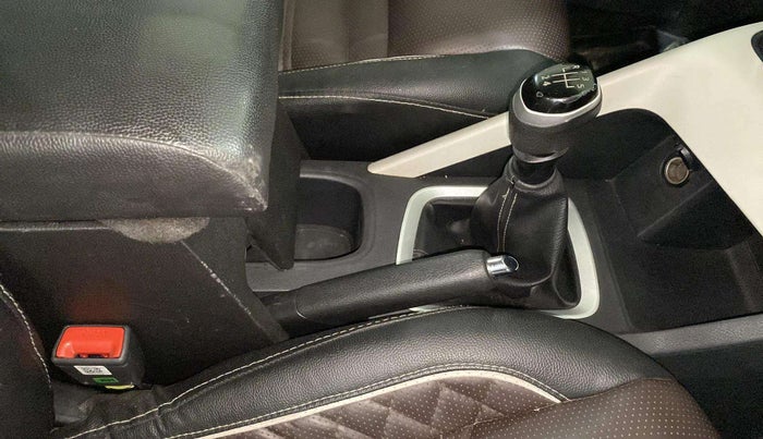 2023 Nissan MAGNITE XL, Petrol, Manual, 29,336 km, Gear Lever