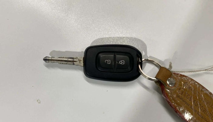 2023 Nissan MAGNITE XL, Petrol, Manual, 29,336 km, Key Close Up