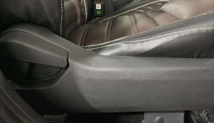 2023 Nissan MAGNITE XL, Petrol, Manual, 29,336 km, Driver Side Adjustment Panel