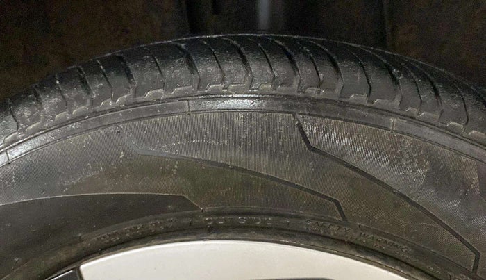 2023 Nissan MAGNITE XL, Petrol, Manual, 29,336 km, Left Rear Tyre Tread