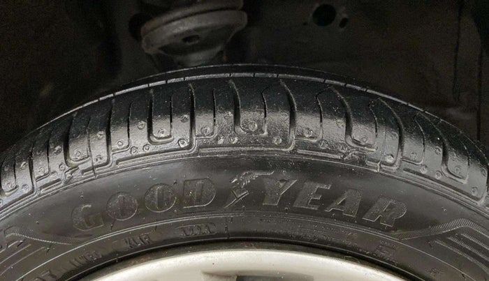 2017 Maruti Wagon R 1.0 VXI, Petrol, Manual, 40,377 km, Right Front Tyre Tread